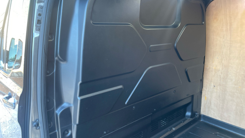 Ford Transit Custom 300 L2 Diesel Fwd 2.0 EcoBlue 130ps Low Roof Limited Van